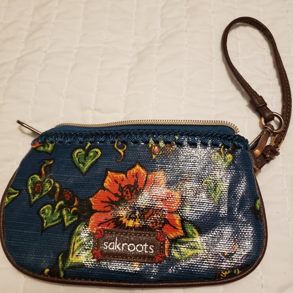 Sakroots dove and peace Wristlet excellent cond